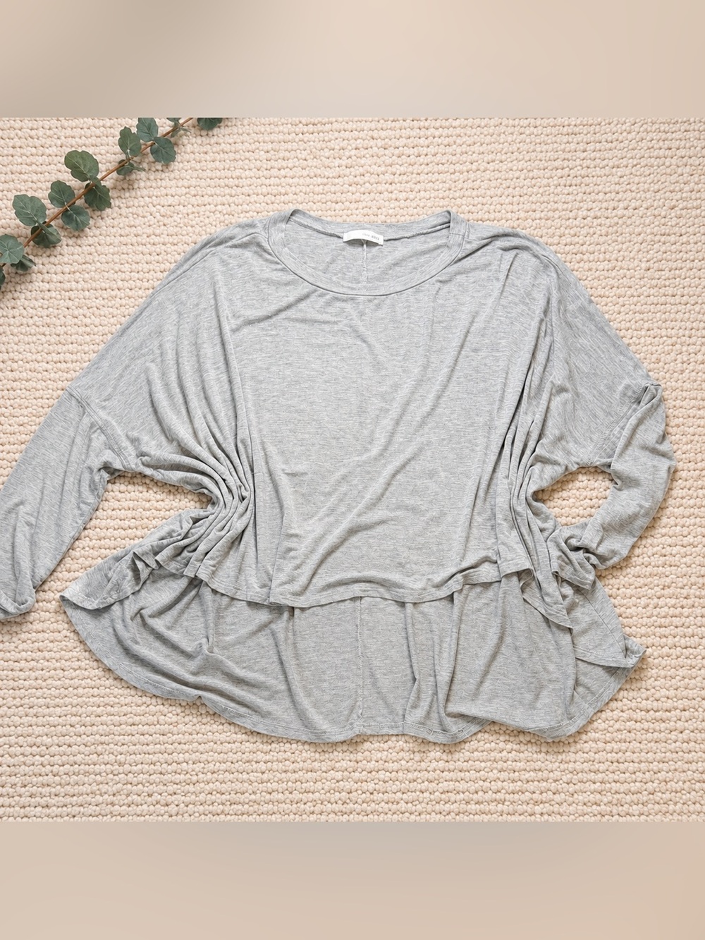 Dear Apple Gray Layered Hem Long Sleeve Top Size Large Lightweight Casual Tee
